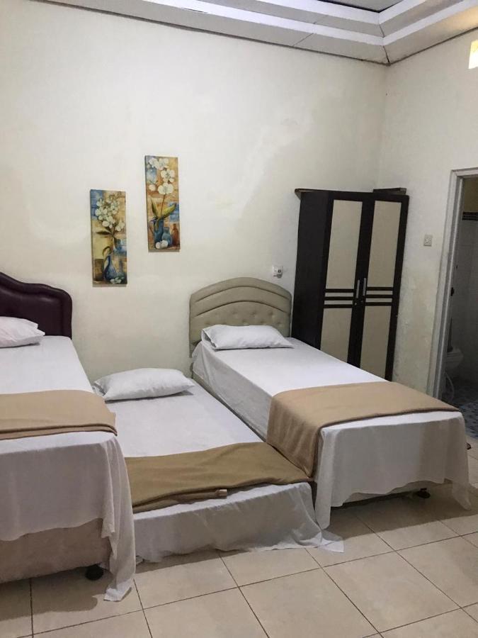 Villa & Guest House Batu Indah Ngoại thất bức ảnh